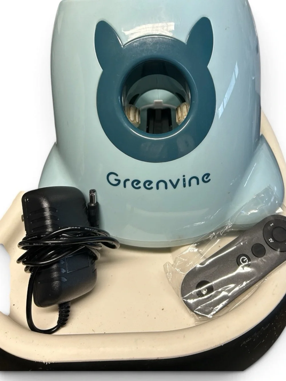 Greenvine Automatic Dog Ball Launcher - Teal EUC 4 New Balls Pet Fun